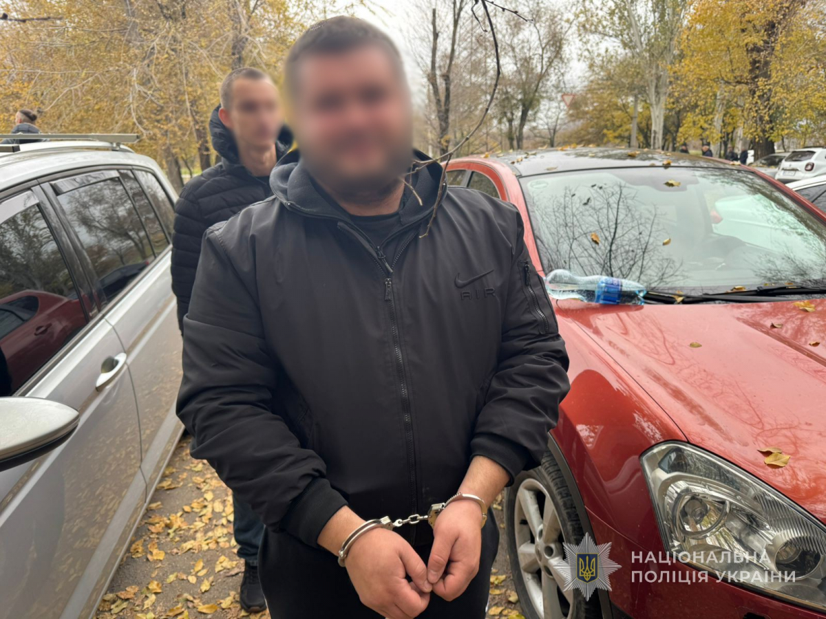 Створив злочинну організацію та розкрадав бюджетні кошти - затримали голову селищної ради із Запорізького району (фото)