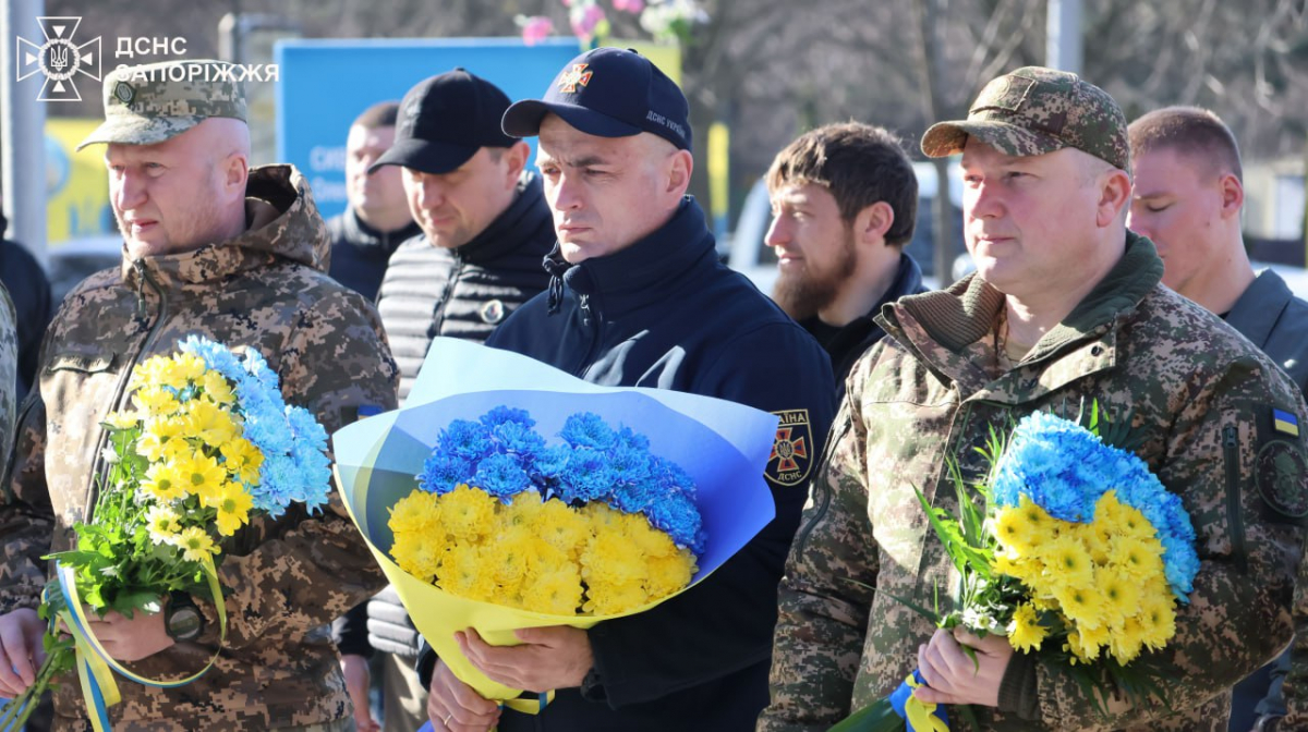 Шана загиблим героям - у Запоріжжі вшанували пам'ять полеглих добровольців (фото, відео)