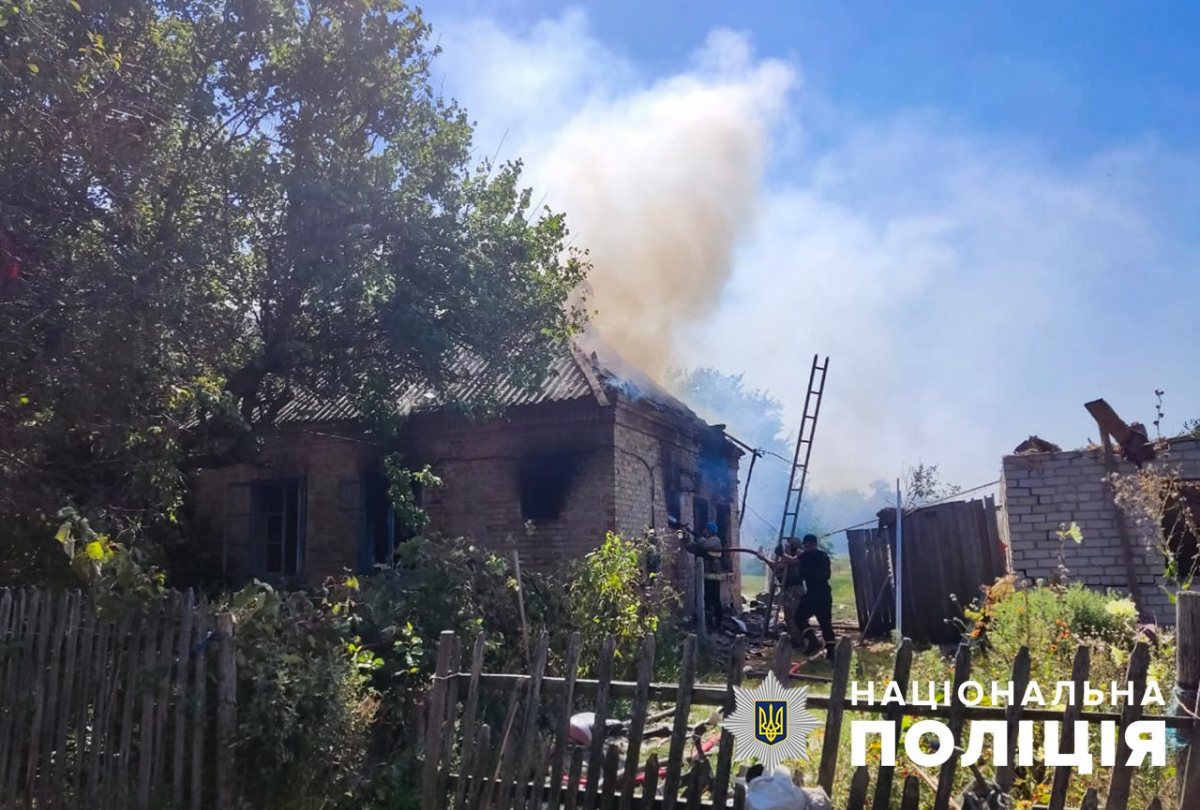 Запорізькі поліцейські показали наслідки ворожих обстрілів – фото