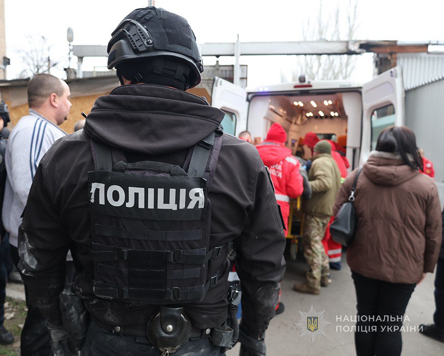 У Запоріжжі завершили аварійно-рятувальні роботи на місцях прильотів - фото наслідків авіаудару 8 грудня