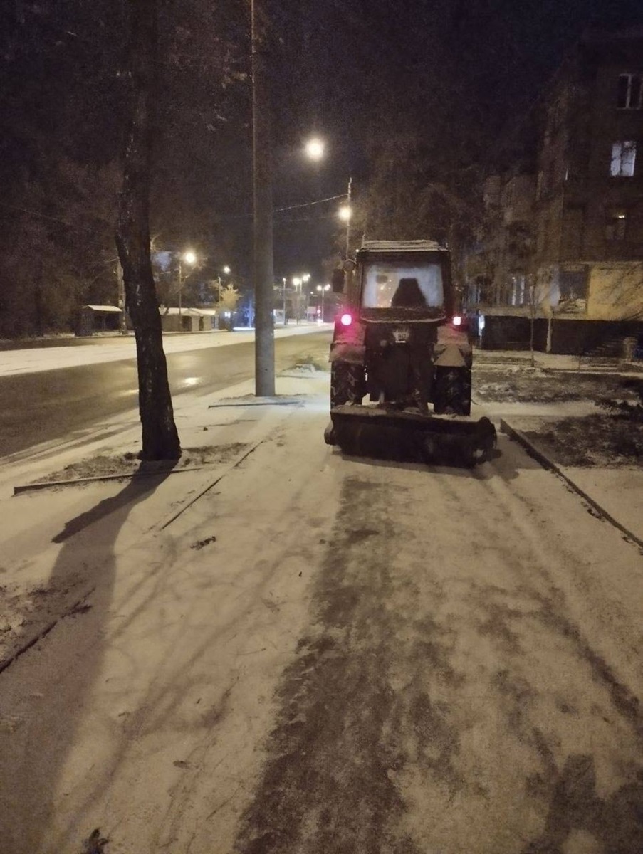 У Запоріжжі погіршилась погода - що вночі робили комунальники: фото