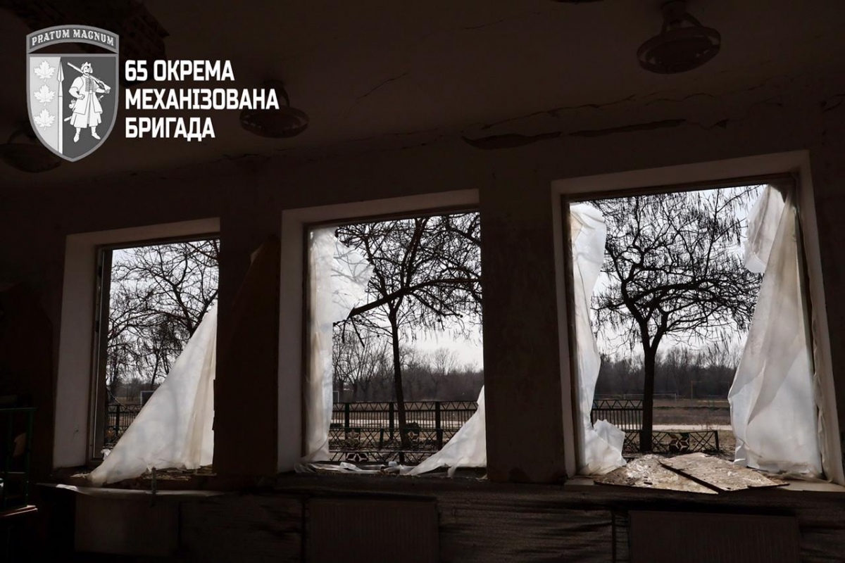 Собаки все ще чекають повернення господарів: як виглядає село Запорізького району у кіл-зоні (фото)