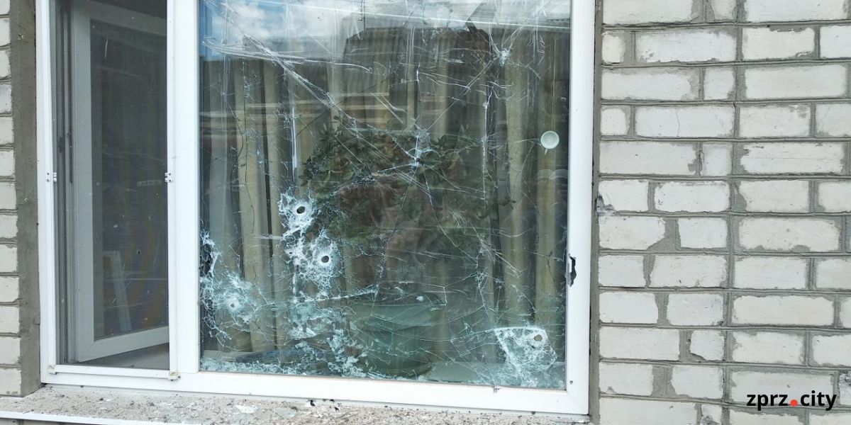Обстріл передмістя Запоріжжя: росіяни пошкодили 20 будинків, є поранені