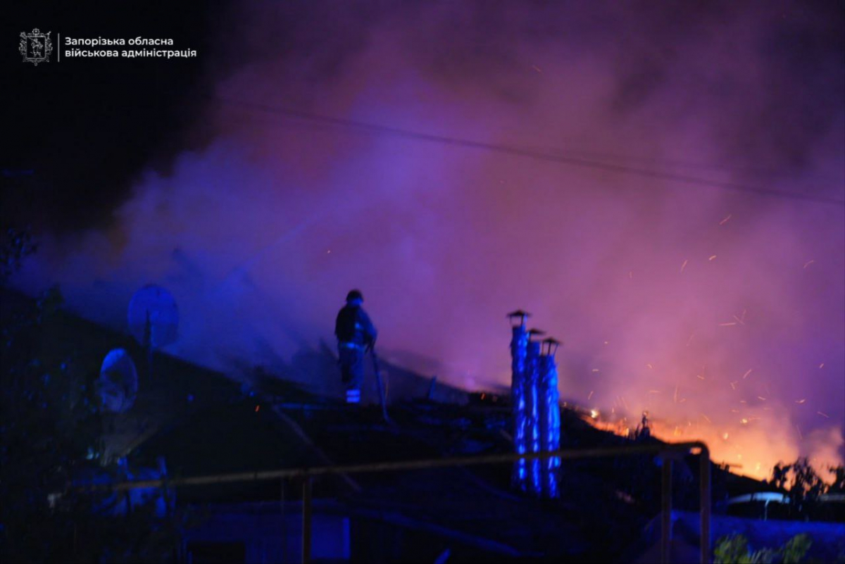 Били з РСЗВ та авіацією - росіяни обстріляли Запоріжжя та Запорізьки район, є загиблий та поранені (фото, відео)