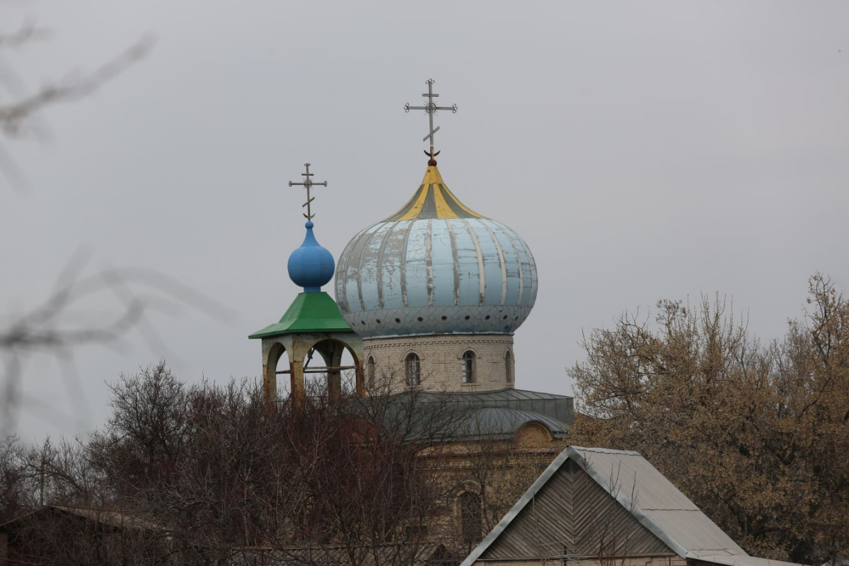 Унікальні розписи та цікава легенда - у Запорізькому районі намагаються зберегти старовинну церкву (фото)