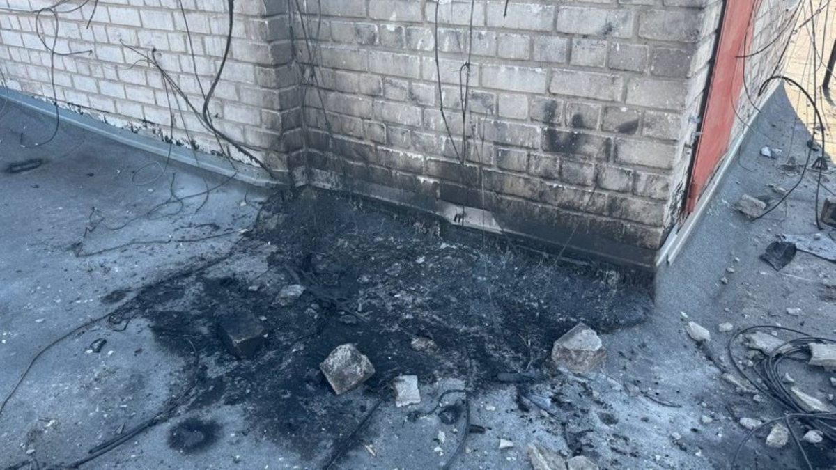 "Дуже страшна ніч" - що розповідають жителі запорізької багатоповерхівки, яка загорілась внаслідок масованої ворожої атаки шахедів (відео, фото)
