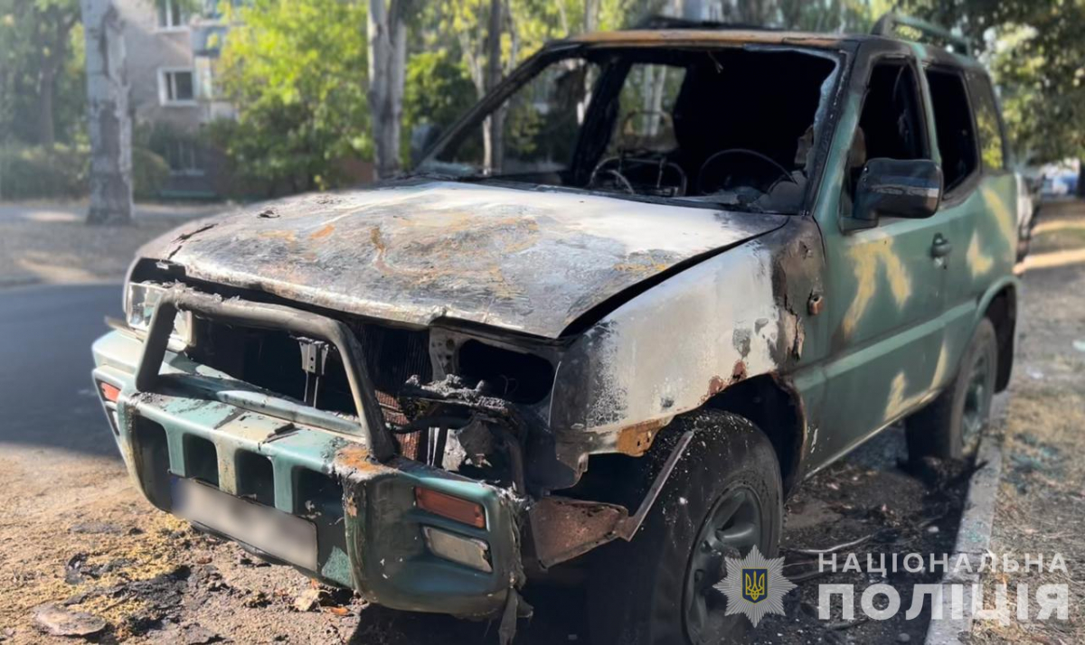 Спалювали автівки захисників - у Запоріжжі поліція затримала двох підлітків (фото, відео)