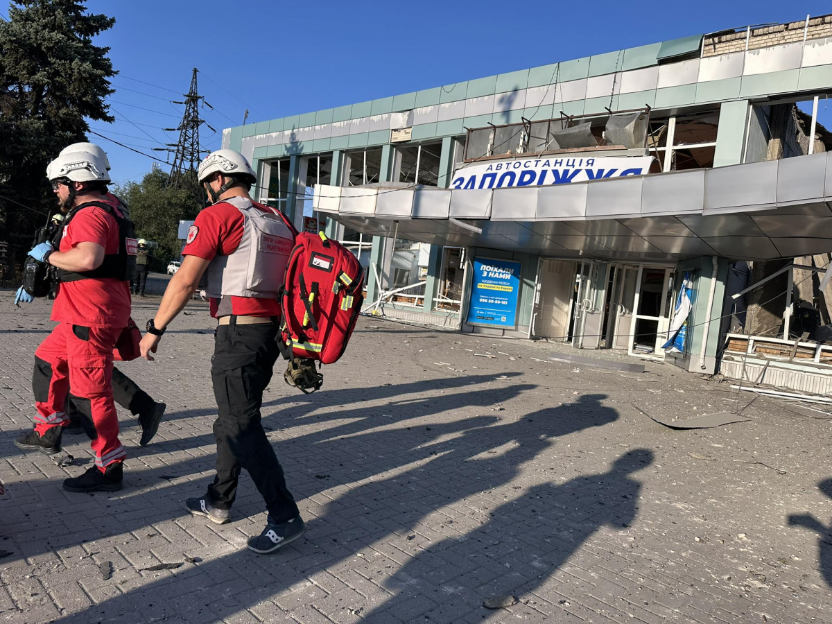 Скільки людей залишаються у лікарнях після ворожої атаки на центральний автовокзал Запоріжжя