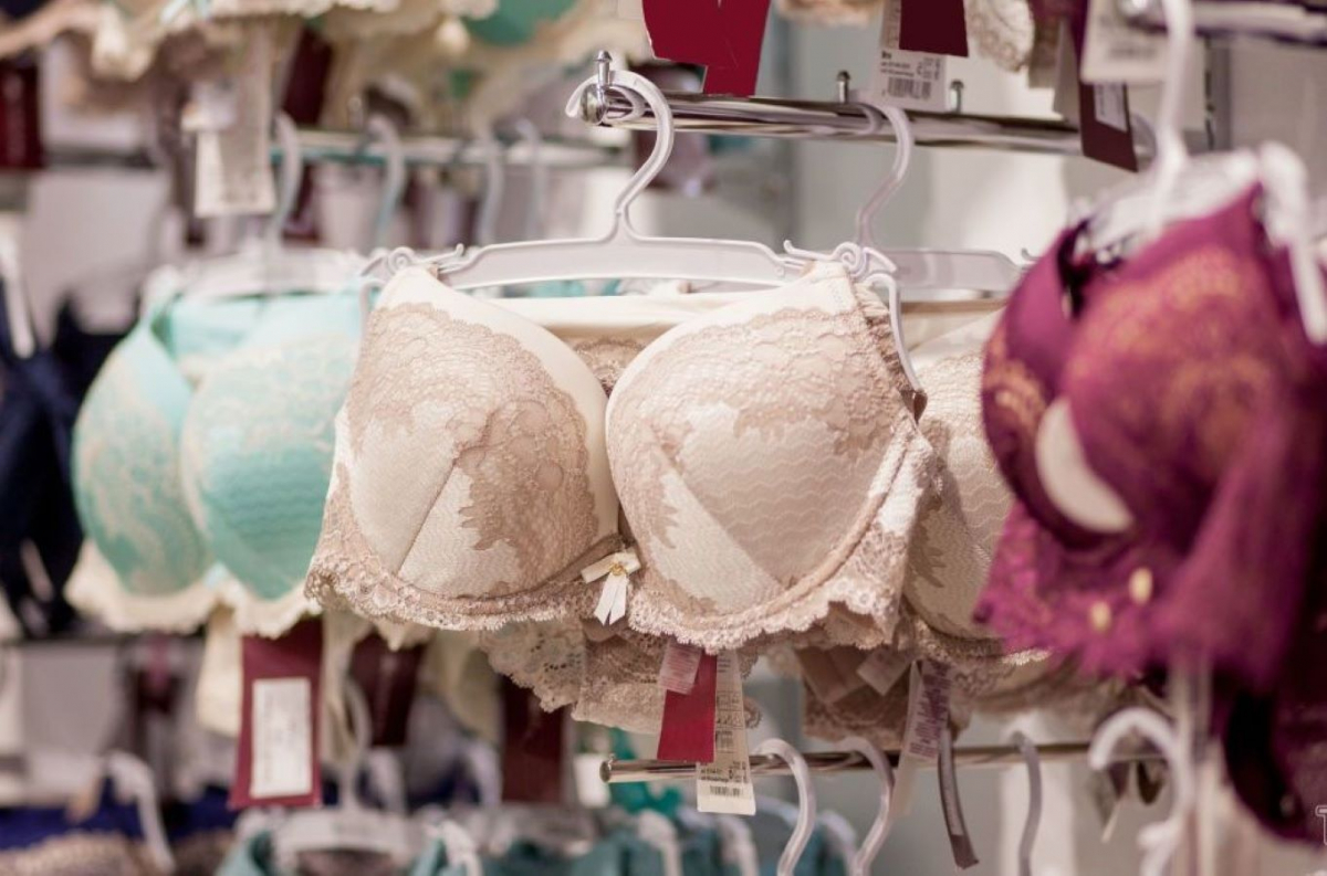 Молода педагогиня відкрила у Запоріжжі магазин спідньої білизни