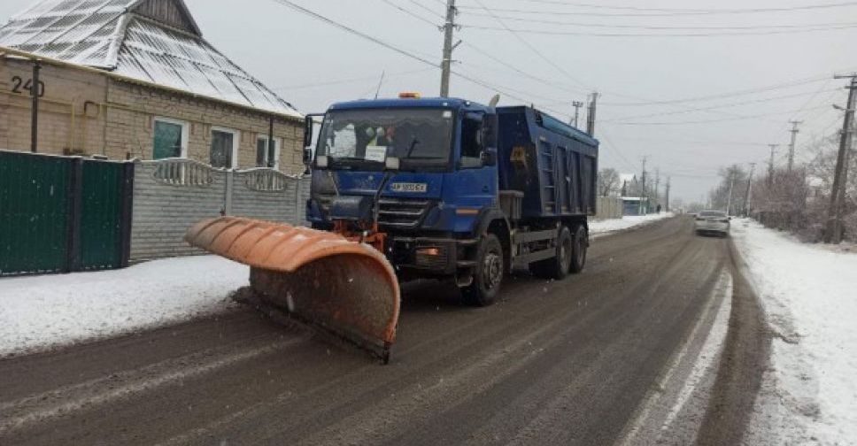 На дорогах Запорізької області працює потужна спецтехніка - фото