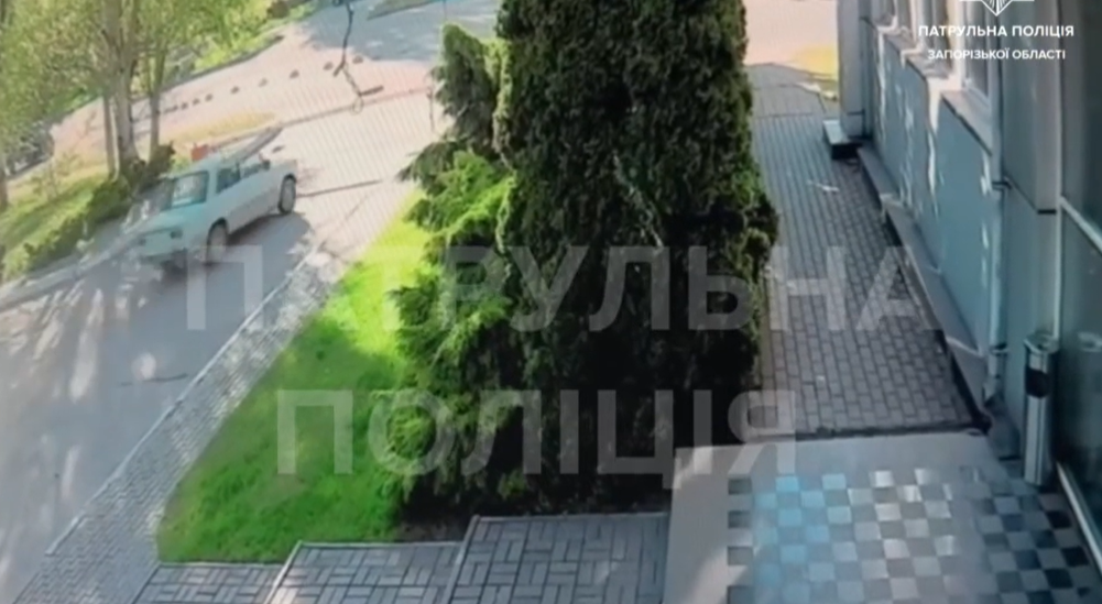 У Запоріжжі п'яний чоловік вкрав автівку та влаштував перегони з патрульними - відео