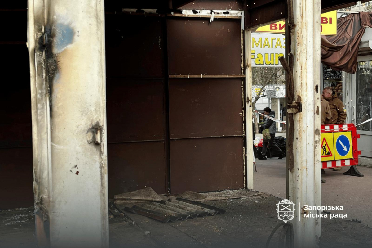 Підприємців попереджали: у Запоріжжі демонтували незаконні торгові точки (фото)