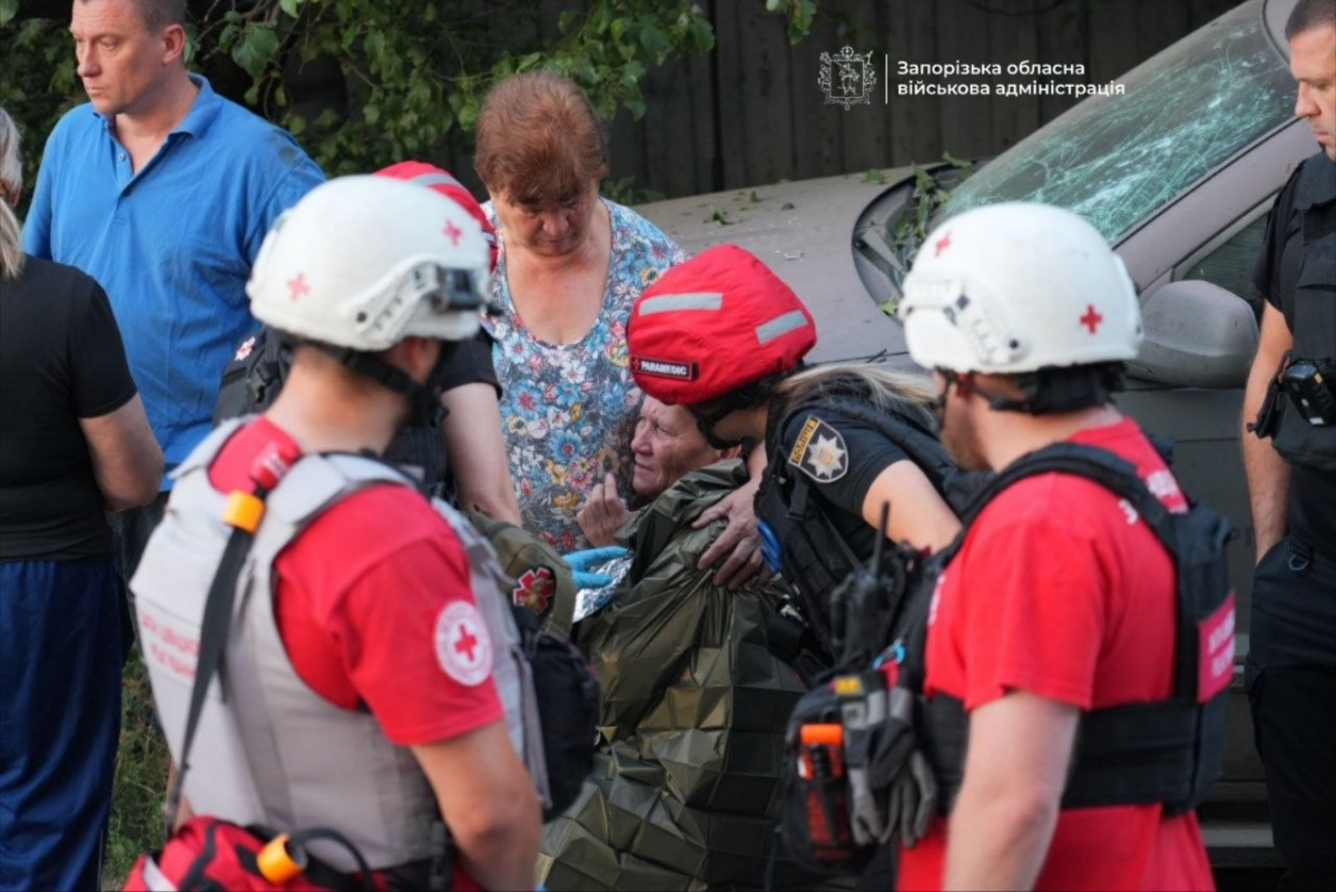 Два райони Запоріжжя атакували КАБами та дроном: є загиблий та поранені (фото, відео)