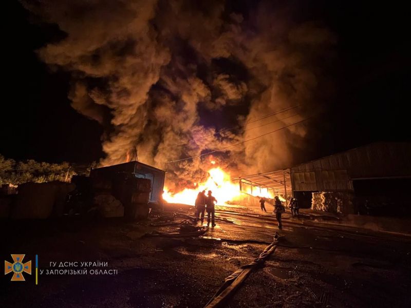 Вночі в Запоріжжі сталася масштабна пожежа - що горіло