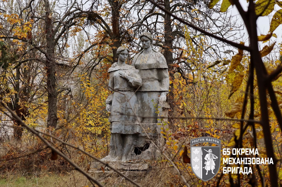 Місто-привід, в якому досі живуть люди - на розбомблений пустельний Оріхів моторошно дивитись (відео)