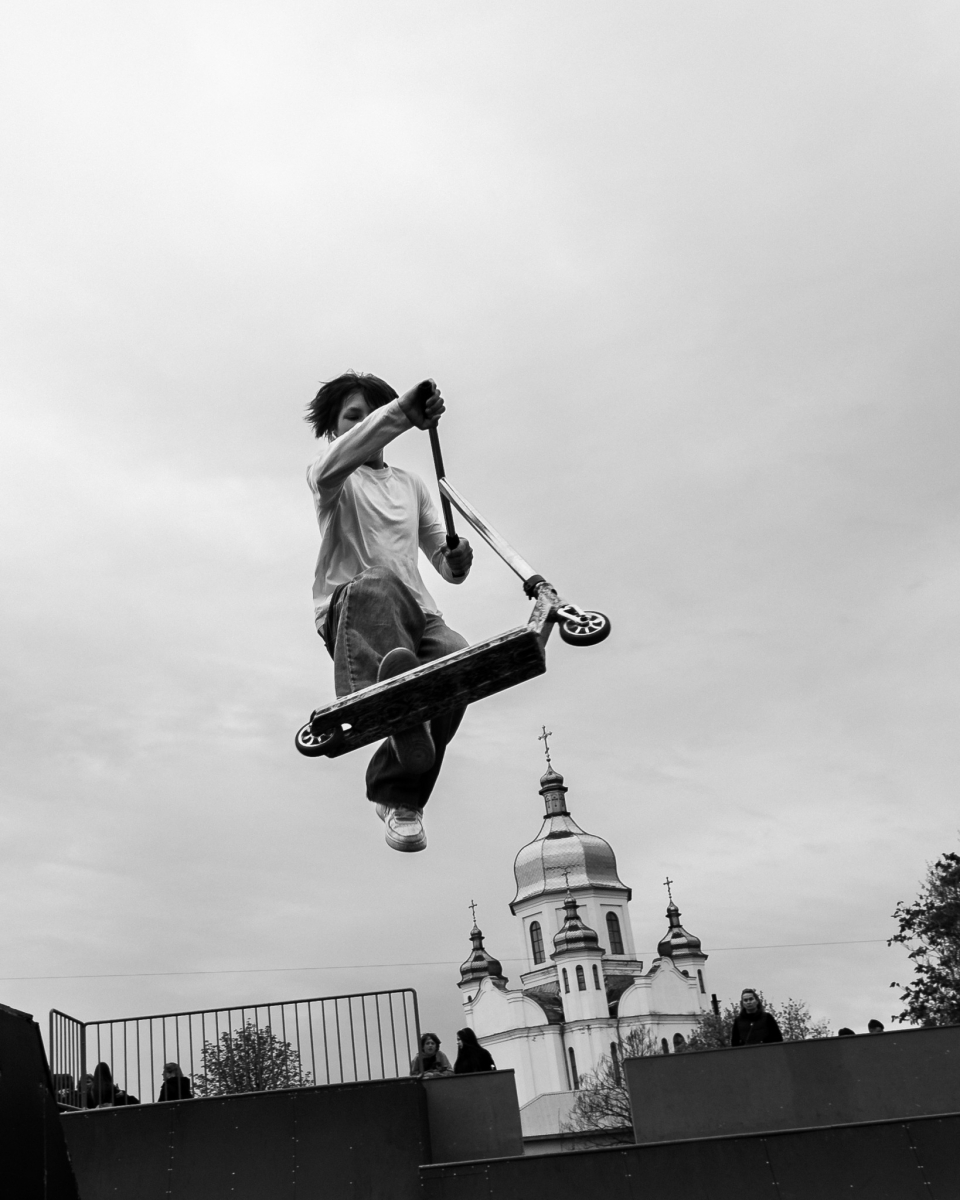 Презентували скейт-майданчик: у Запоріжжі відбувся молодіжний фестиваль (фото)