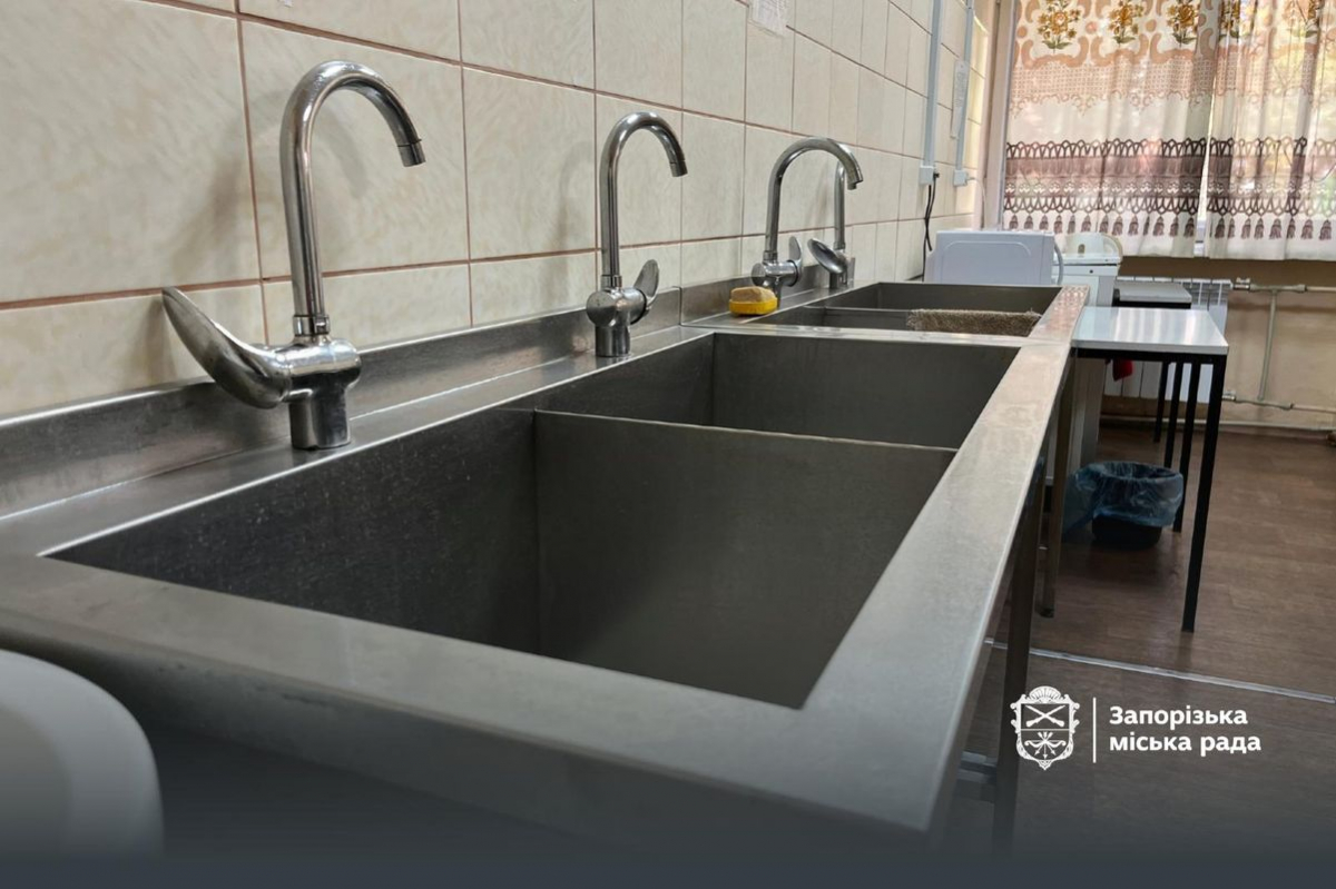 У Запоріжжі запрацювали пункти гарячого харчування для безхатченків (фото) 