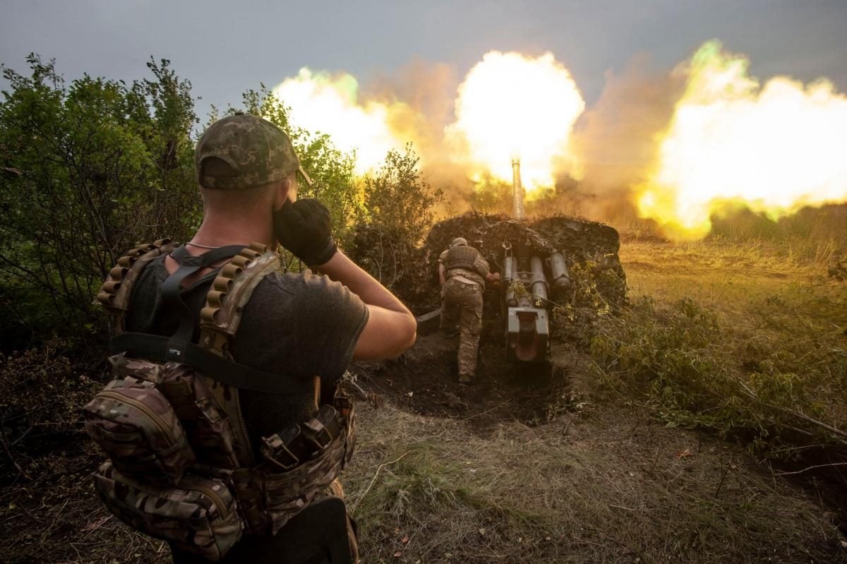 Бійці бригади, що воює на Запорізькому напрямку, нищать ворогів з універсальних гармат - відео