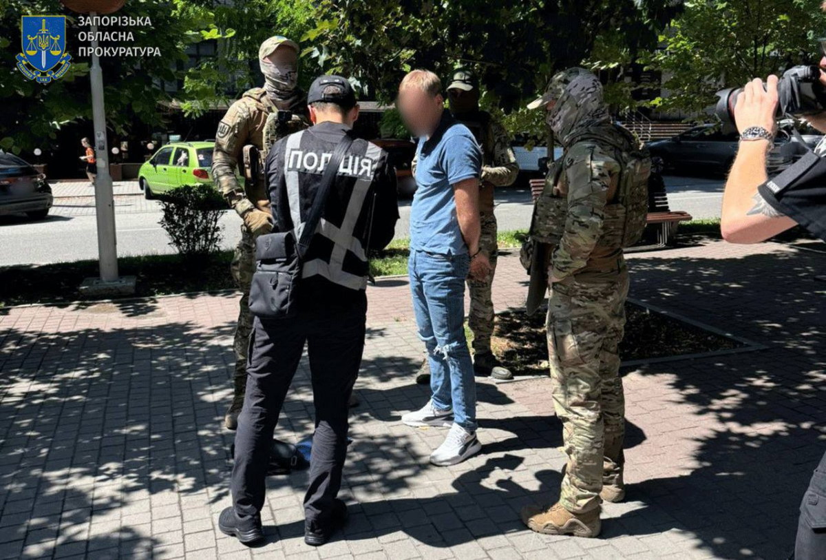 Продавав “білий квиток” - у Запоріжжі чоловік пропонував за гроші уникнути мобілізації (фото)