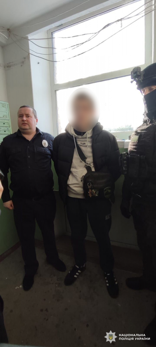 «Родинна справа»: мешканець Запоріжжя організував масштабну схему контрабанди та збуту забороненого наркотичного засобу (фото)