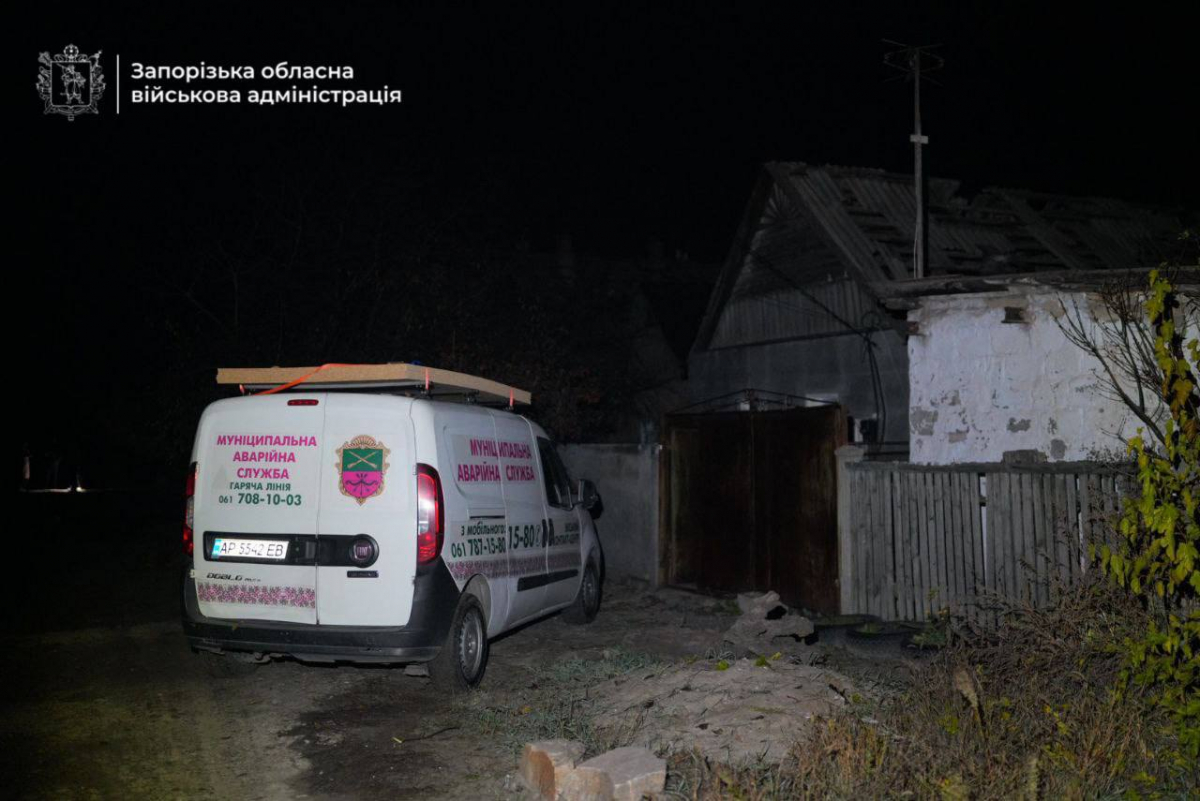 Вночі росіяни вдарили по Запоріжжю: двоє поранених, тисячі мешканців залишились без світла (фото, відео)