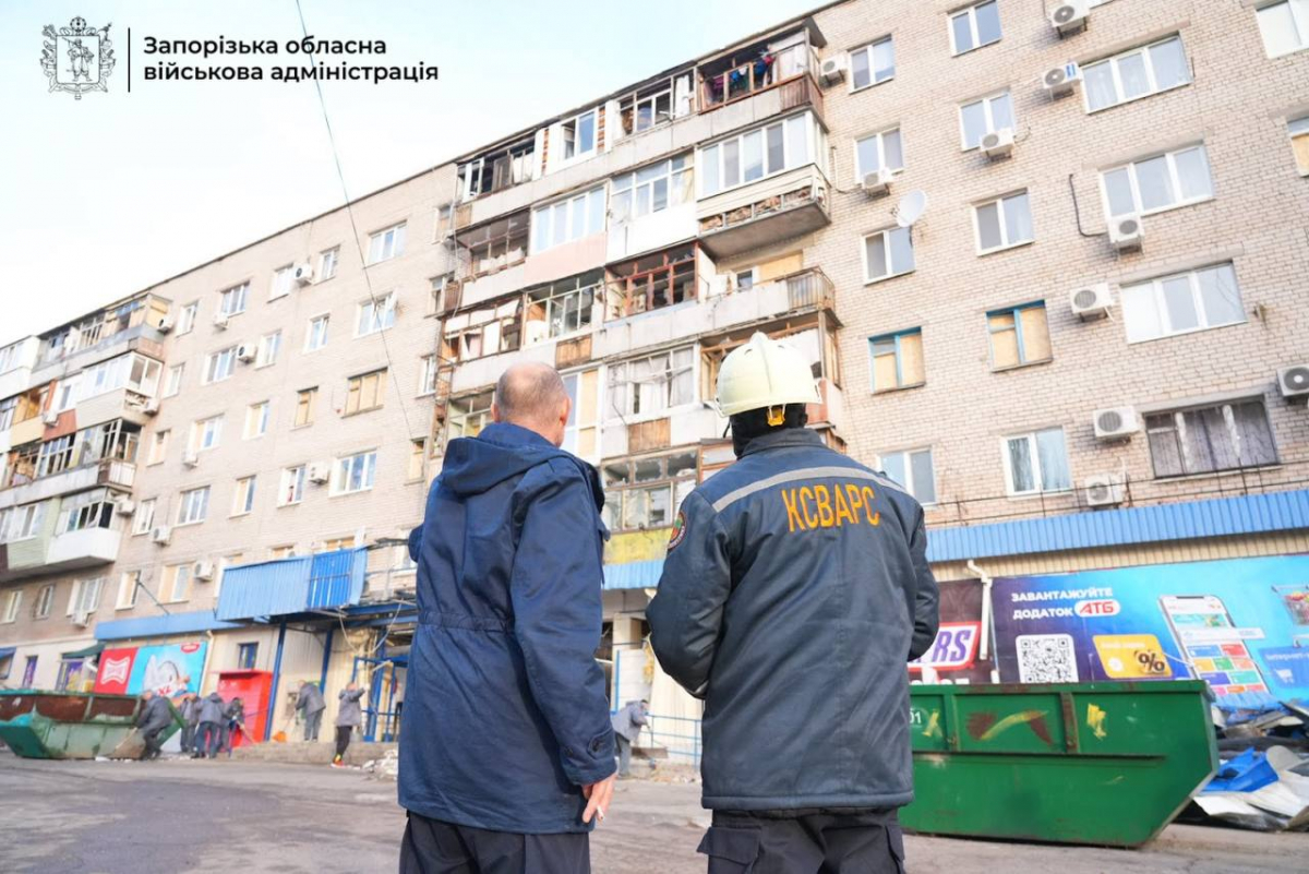 "Скло потрапило у горло, я дістала осколок, - у Запоріжжі очевидці розповіли про удар дрона по супермаркету  (фото, відео)