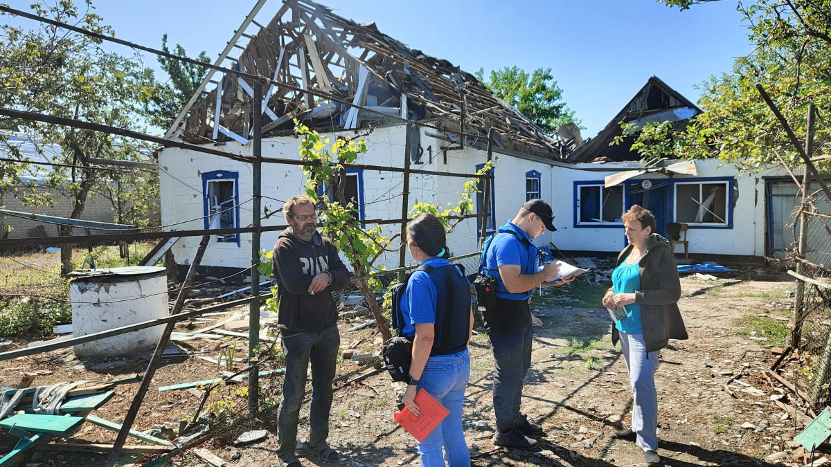 "Не втеча, а турбота" - з двох прифронтових громад на Запоріжжі евакуюють родини з дітьми (фото)