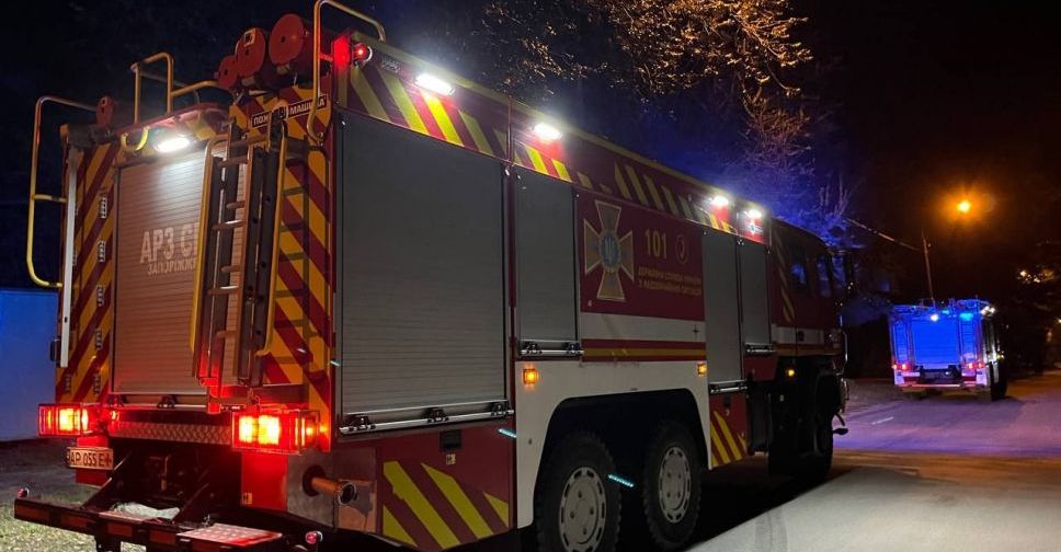 У Запоріжжі бійці ДСНС витягли з палаючої будівлі 40-річного чоловіка