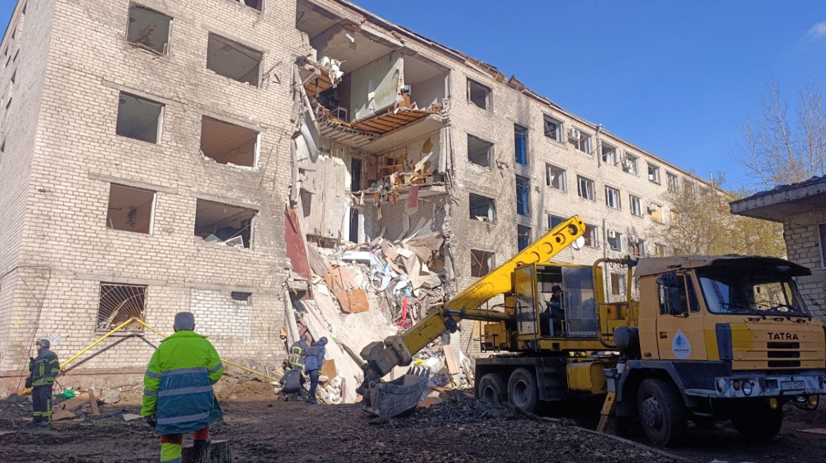 У Запоріжжі екоінспектори зафіксували масштабне забруднення території після масованого обстрілу (фото)