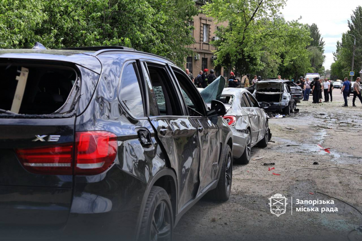 Удар по Запоріжжю: росіяни атакували Олександрівський район (фото, відео)