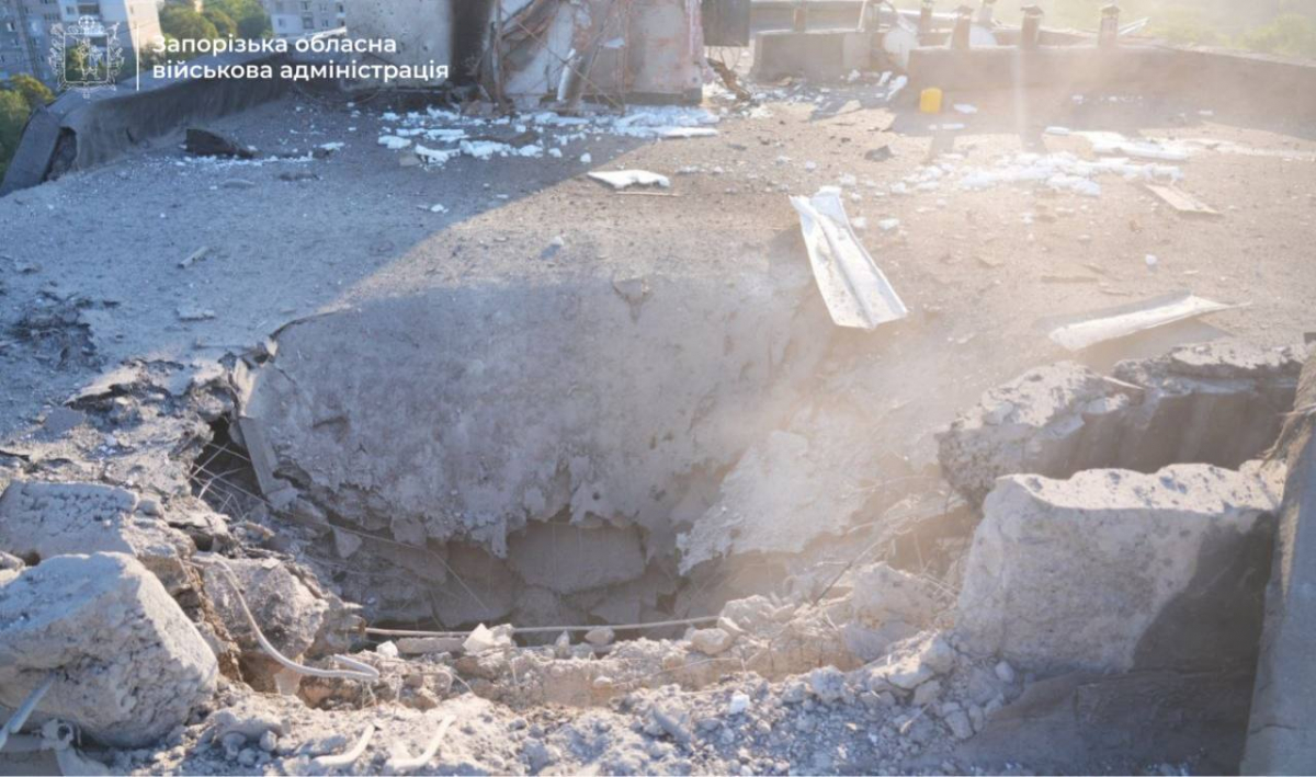 Російський дрон атакував багатоповерхівку в Запоріжжі - є поранені