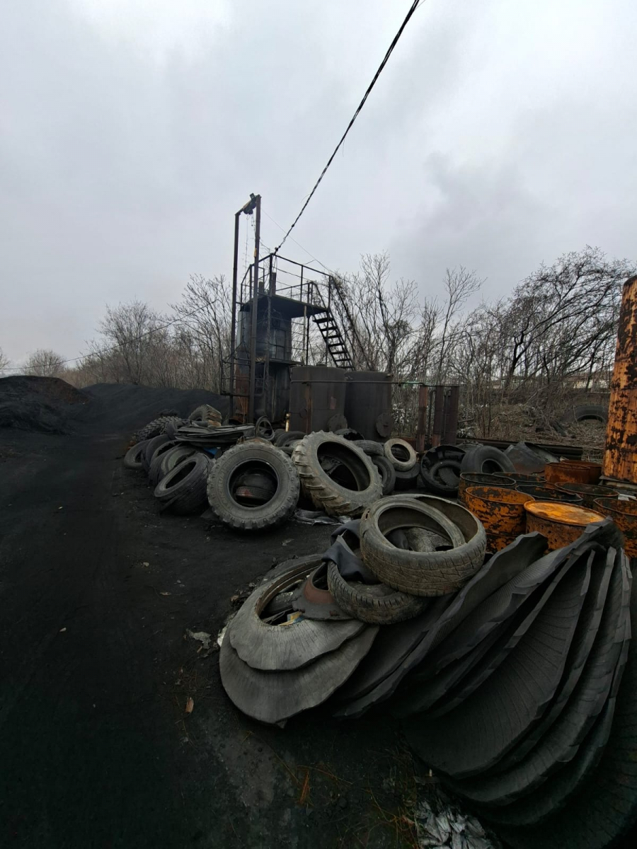 Працювали «в тіні»: на Запоріжжі викрили підпільне виробництво пального (фото)