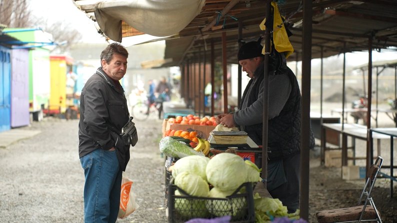 Понад три роки армія ворога стоїть на протилежному березі Дніпра та не дає спокою - як живуть у прифронтовому селі Запорізької області
