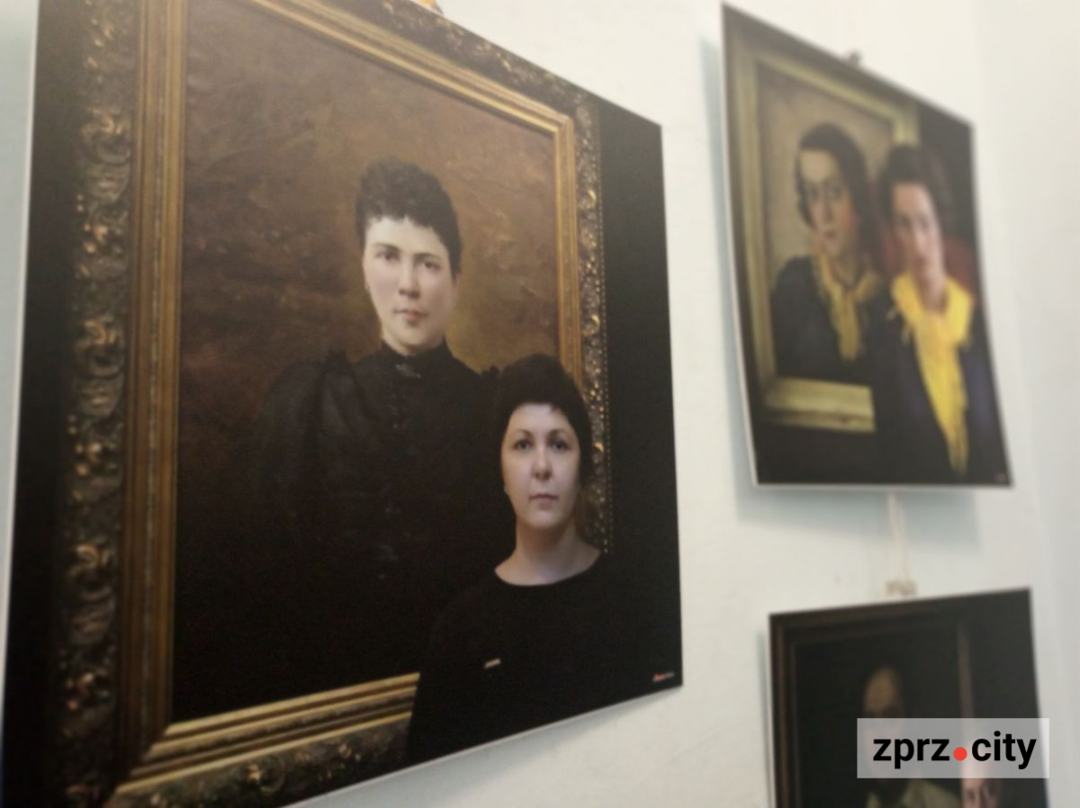 Перетворив людей на скульптури та на історичні постаті – у Запоріжжі відкрили виставку відомого українського фотохудожника