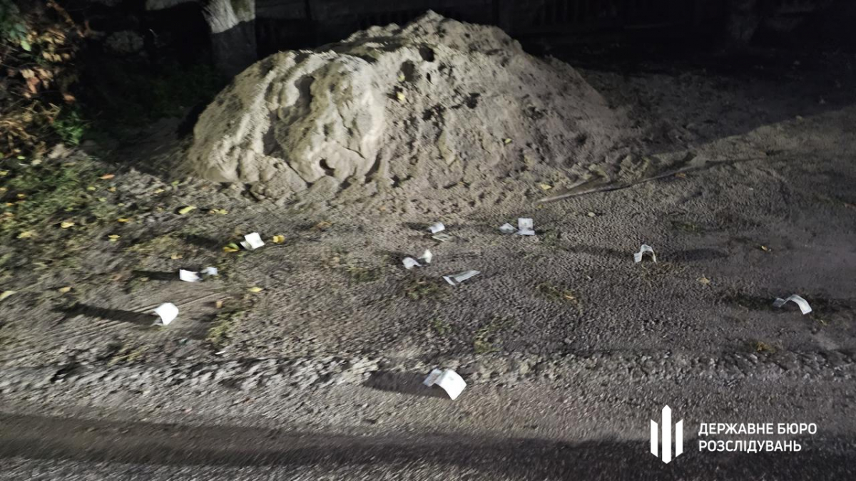 Вимагали хабар у ветерана — у Запоріжжі викрили двох посадовців ТЦК (фото)