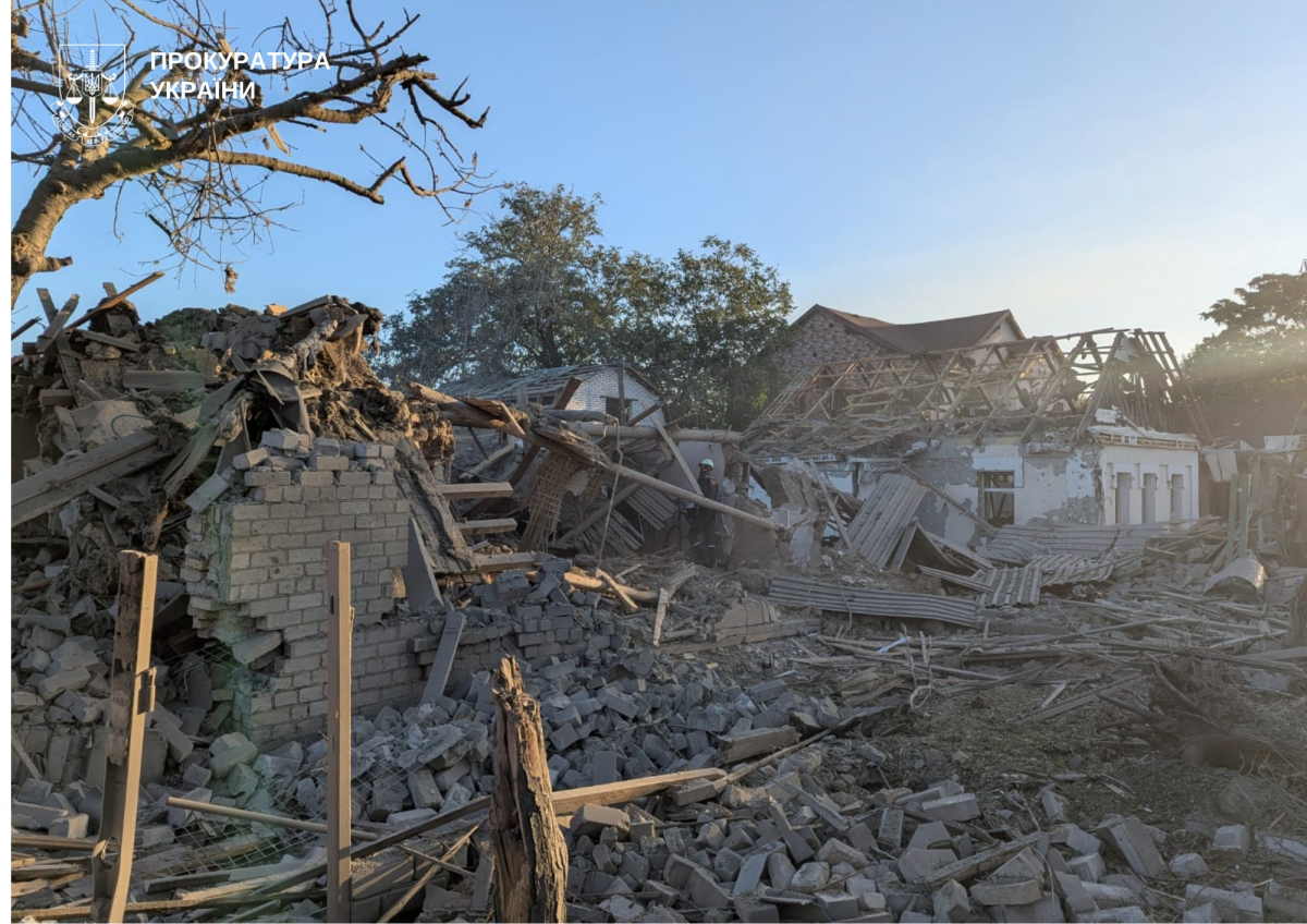 "Осередок вибуху був буквально за два будинки від нас" - що розповідають очевидці масованого авіаудару по Запоріжжю (відео, фото)