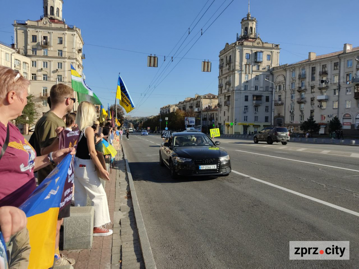  "Боротися, поки всі не повернуться додому" - у Запоріжжі відбулася акція на підтримку полонених захисників (фото)