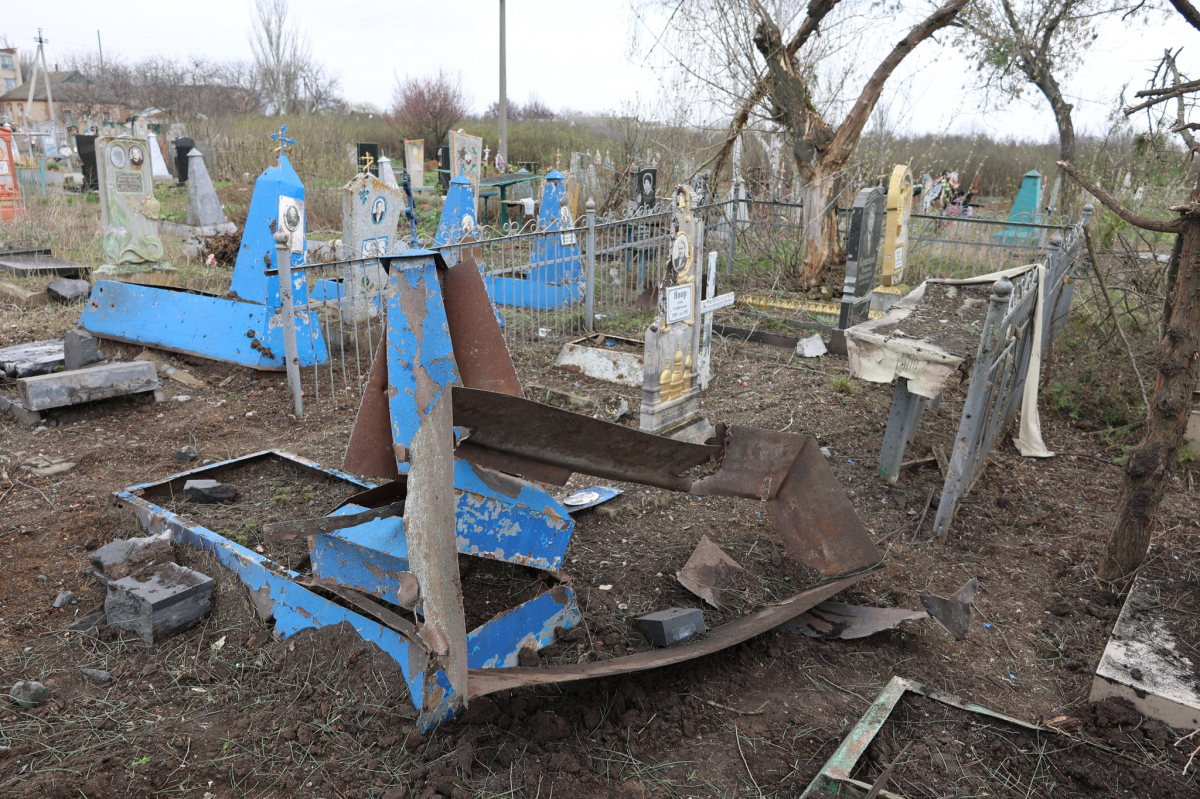 У Запорізькій області ворог обстріляв кладовище