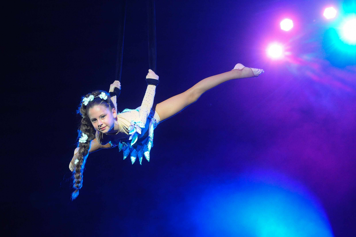 Цирк майбутнього: у новій програмі в Запоріжжі унікальні трюки виконують юні артисти - фото
