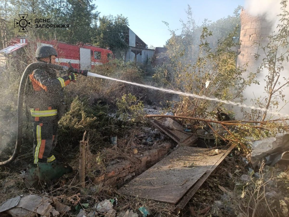 Поранені люди - вранці ворог обстріляв село у Запорізькій області