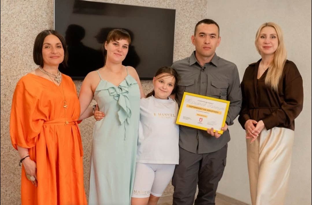 Повернувся з полону до родини: захисник Маріуполя отримав нову квартиру (фото)
