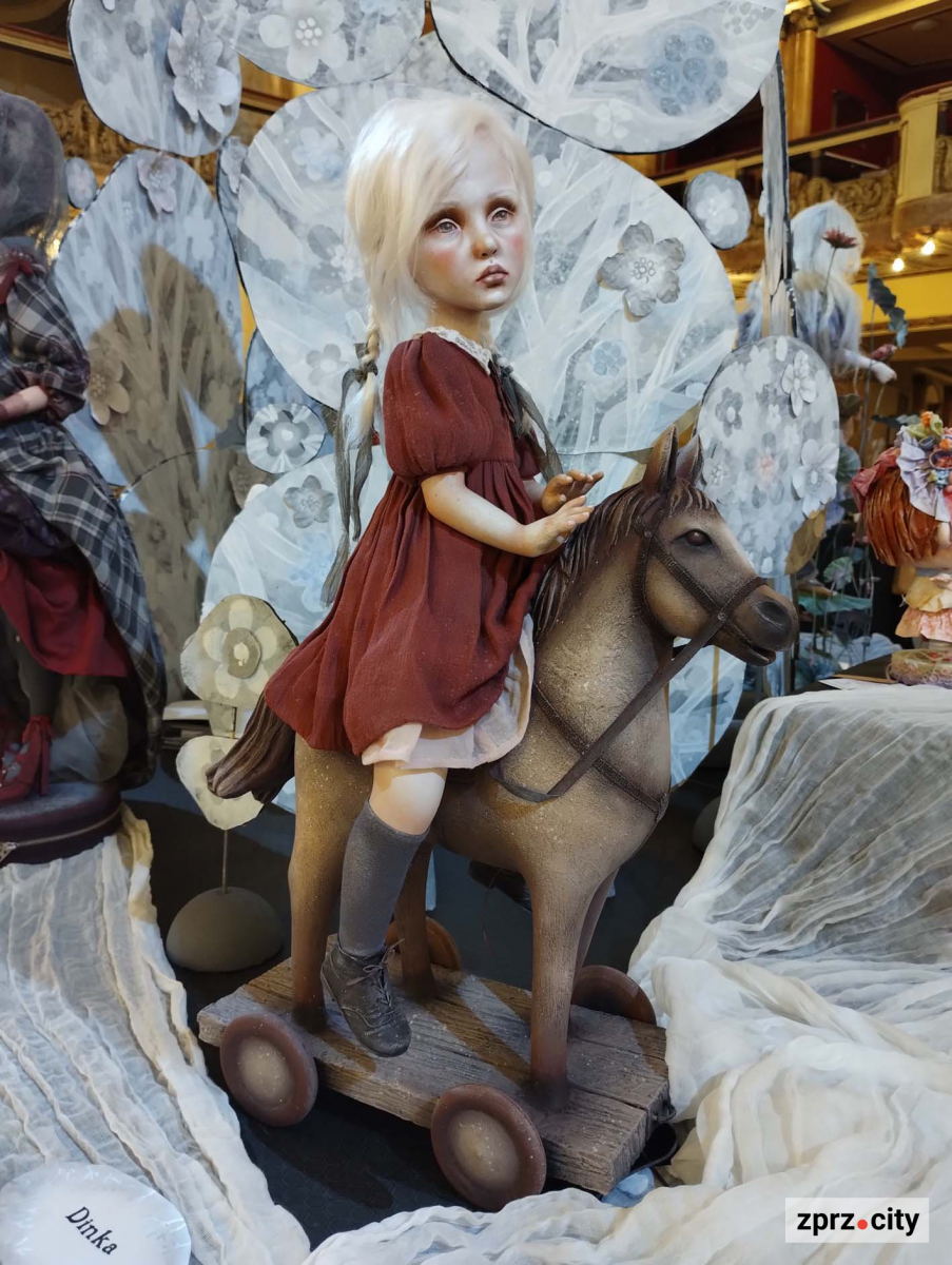 Запорізькі майстрині показали своїх ляльок на міжнародній виставці у Празі - фото