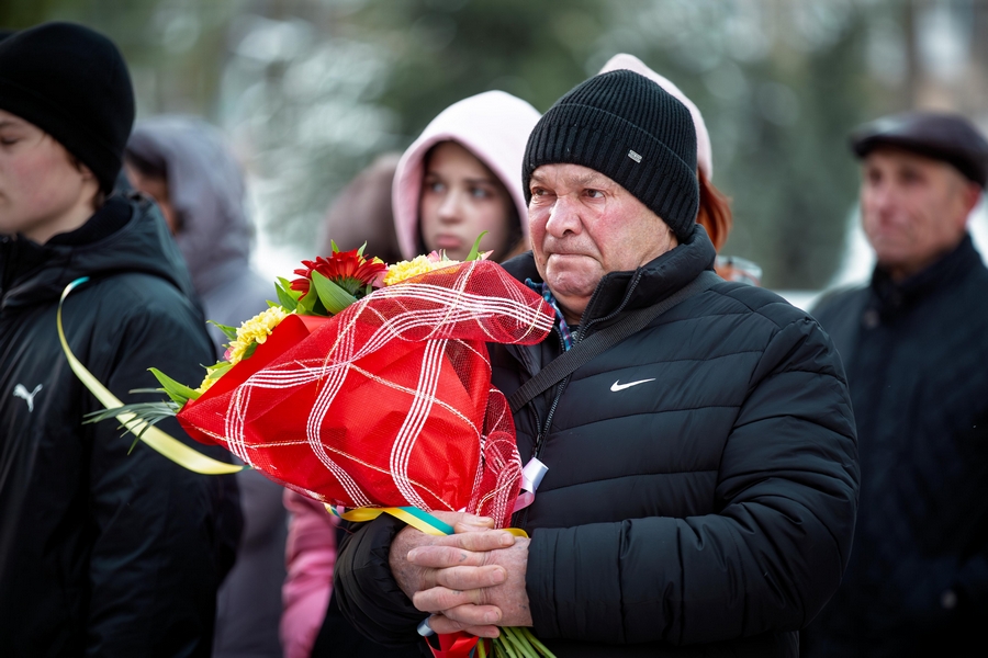 У Запоріжжі вшанували Героя: на фасаді ліцею з’явилася дошка на честь нацгвардійця (фото)
