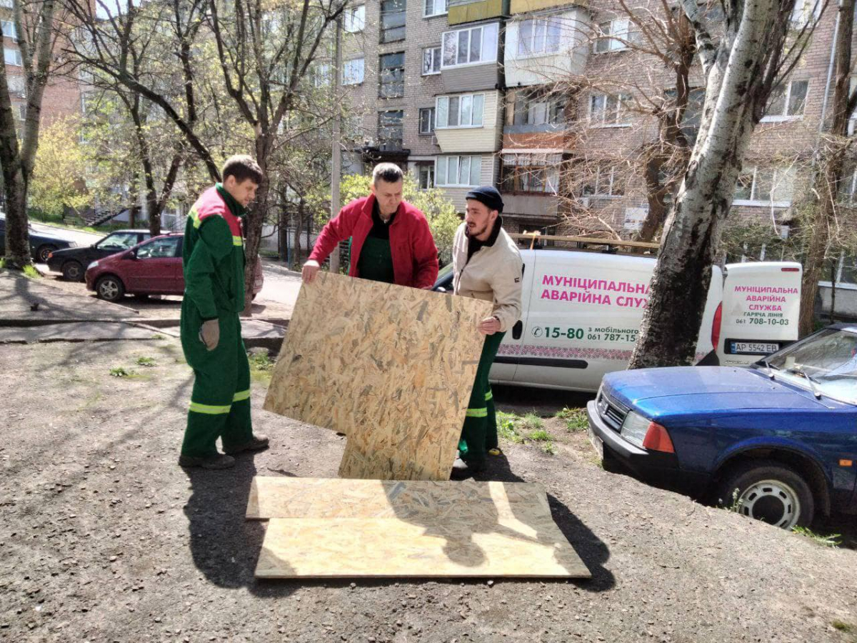 Вночі у Запоріжжі вибуховою хвилею були пошкоджені багатоповерхівки - як вони виглядають зараз