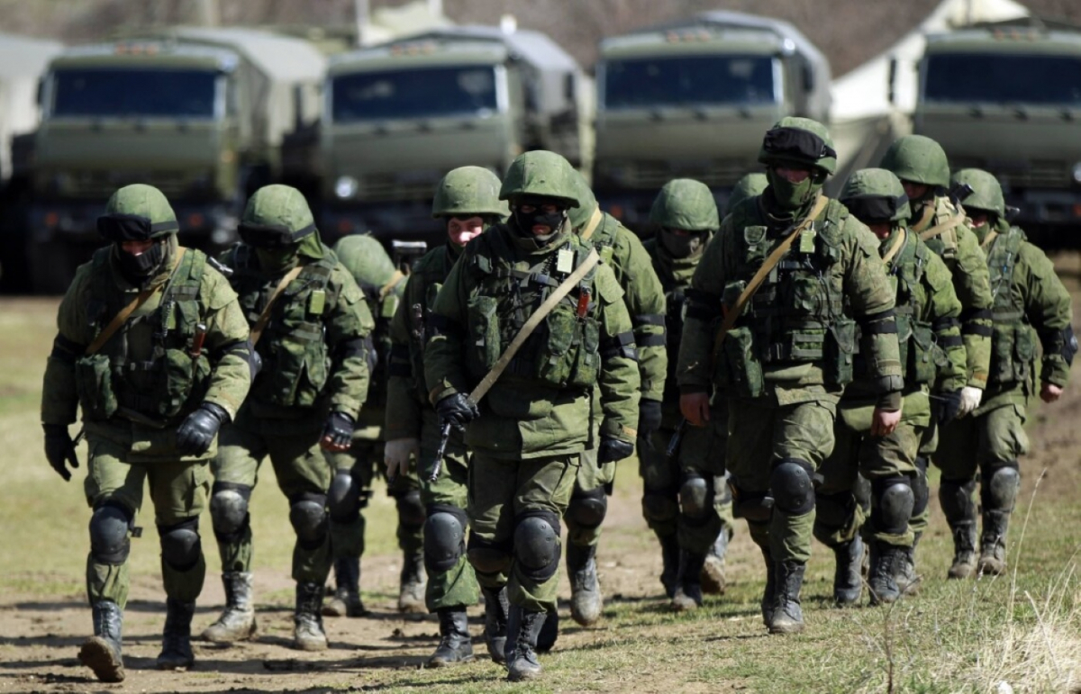 Погрози та шантаж: росіяни намагаються загнати мешканців окупованої частини Запорізької області на війну проти України