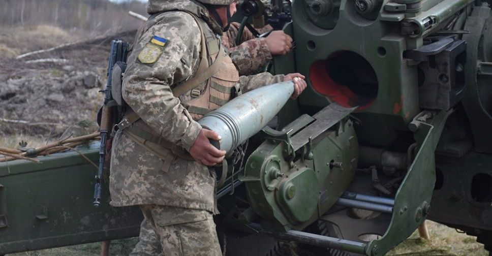 Українські артилеристи вдарили по скупченню російської техніки в Запорізькій області - відео