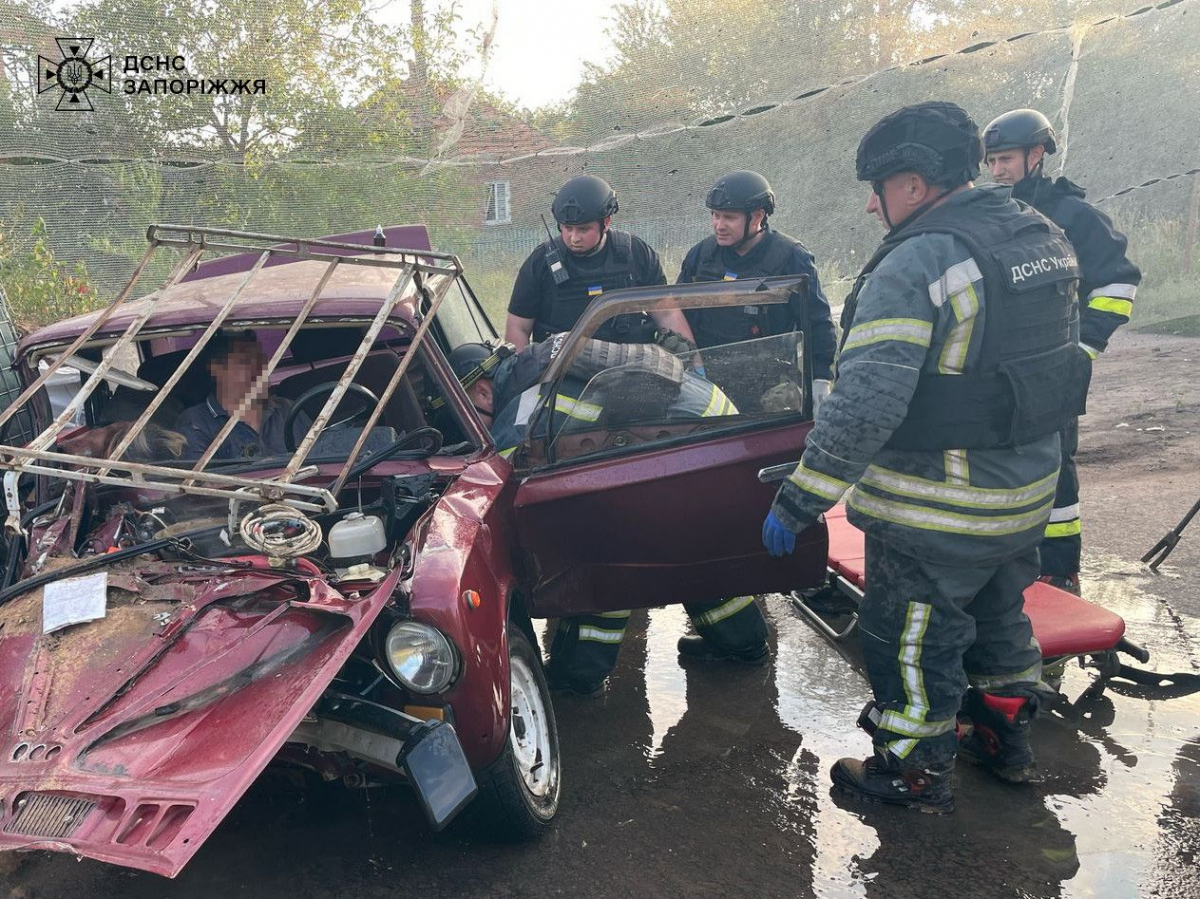 Водій не впорався з керуванням — на Запоріжжі ДТП забрала життя жінки (фото)