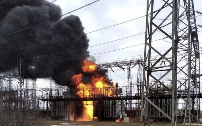 Тисячі людей у Запорізькому районі лишилися без світла — росіяни знову вдарили по енергомережам