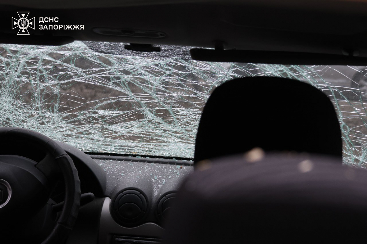 У Запоріжжі завершили аварійно-рятувальні роботи на місцях прильотів - фото наслідків авіаудару 8 грудня