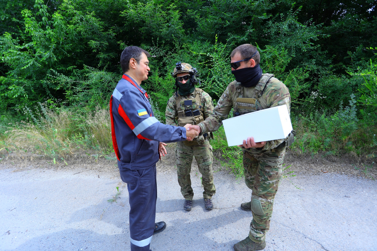 Дрон для вдалої розвідки: воїни ЗСУ отримали сучасну техніку від Метінвесту